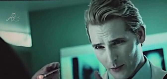 Carlisle-Cullen-carlisle-cullen-4126672-672-320.jpg