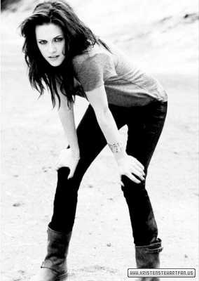 KristenEWOuttake1.jpg